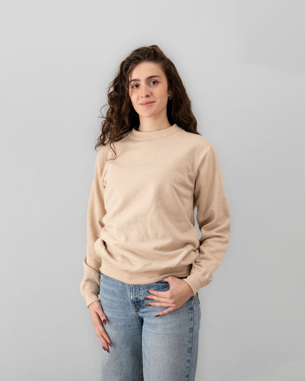 felpa girocollo crema indossato davanti